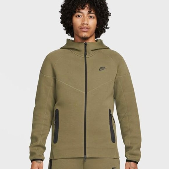Nike Tech Fleece Windrunner Full Zip Medium – Streetwear Staple - Picture 1 of 15
